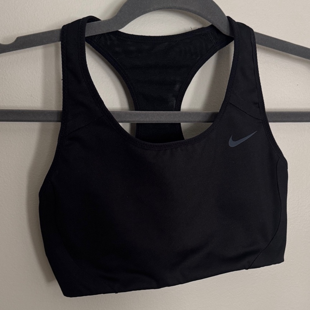 Nike Women's Black Racerback Sports Bra - S